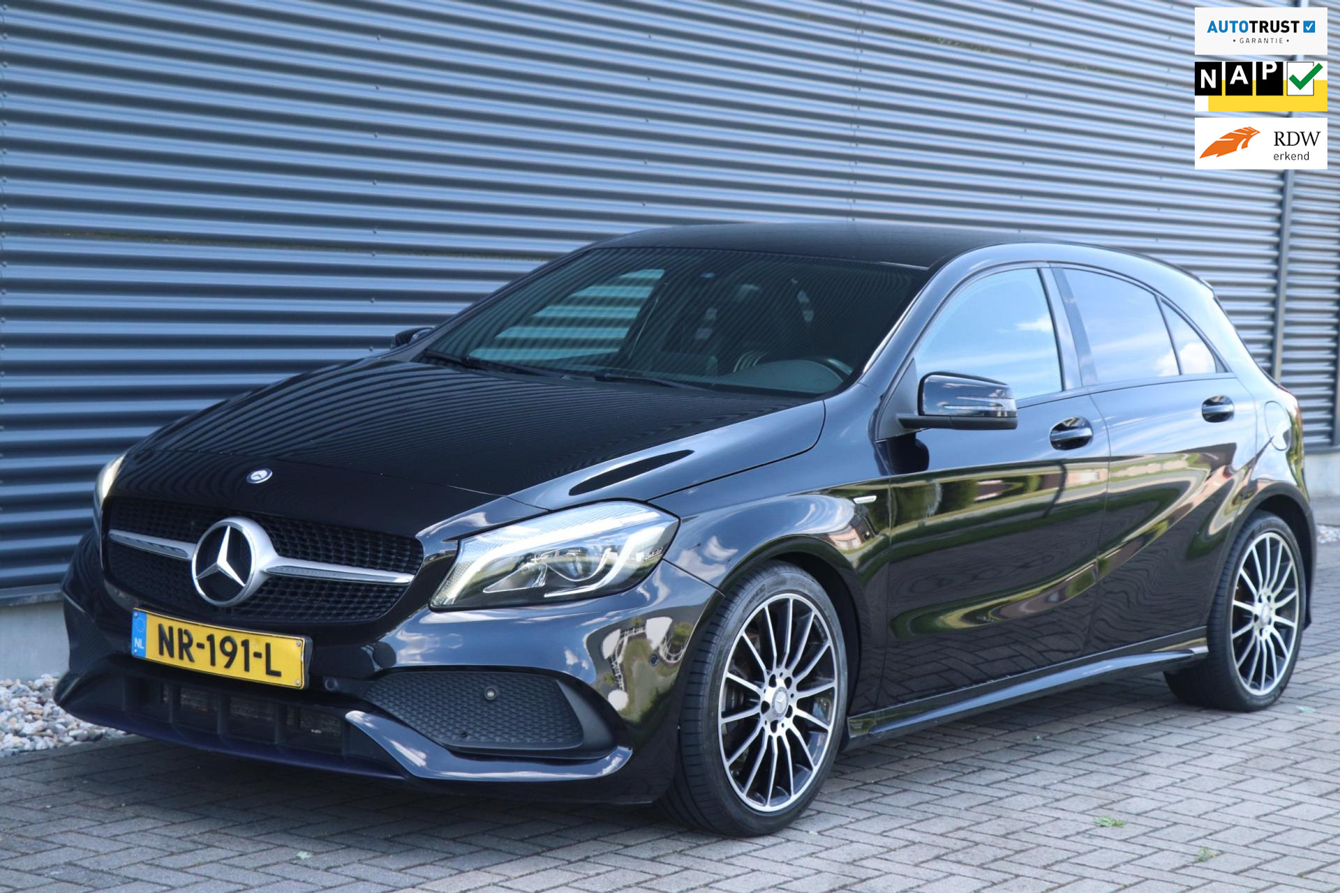 Mercedes-Benz A-Klasse 180 AMG Edition | GR NAVI - LED - NIGHTPAKKET 46022925-40.jpg | Auto Kasva