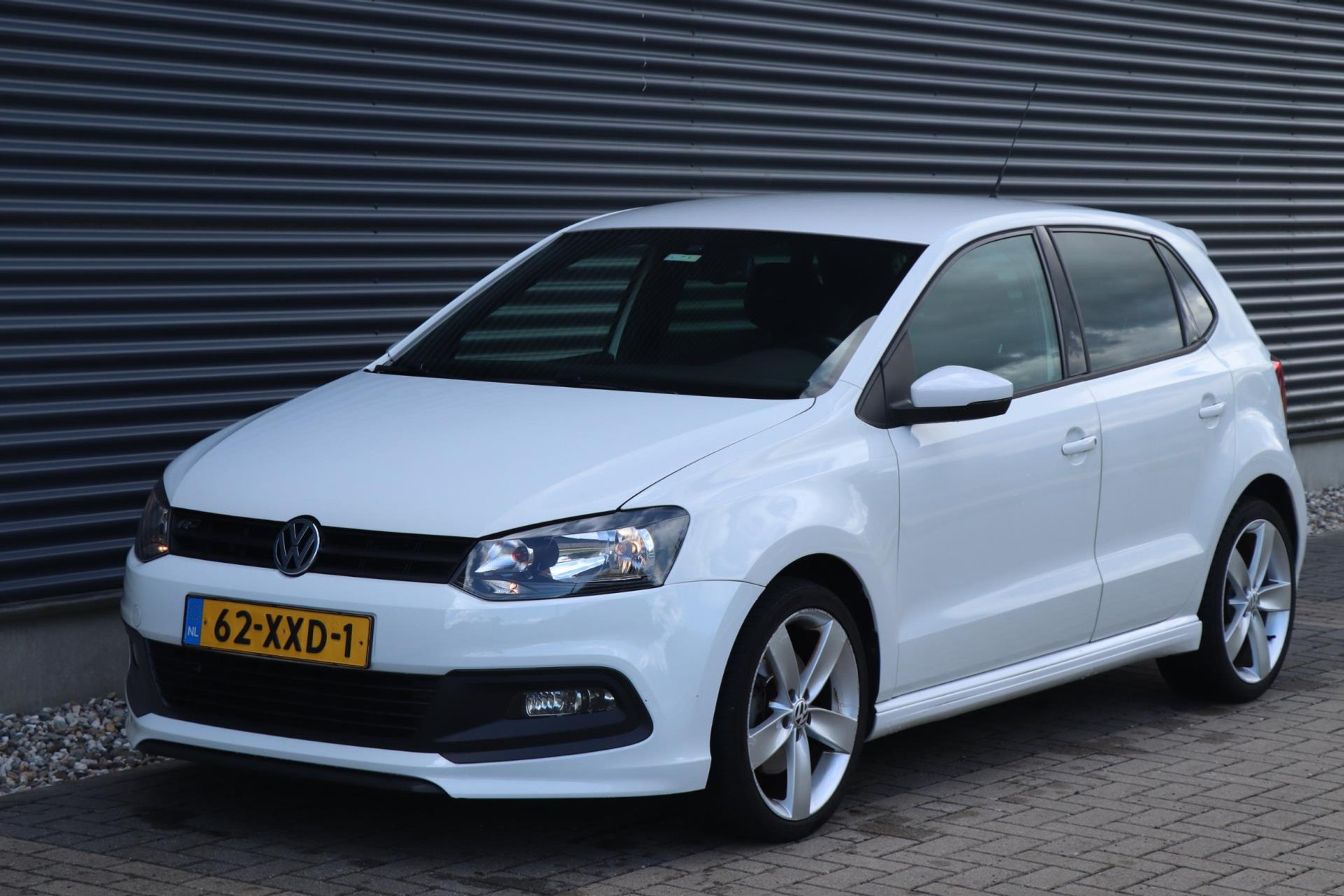 Volkswagen Polo 1.2 TSI Highline | R-Line - 105 PK - NW APK . 47629743-0.jpg | Auto Kasva