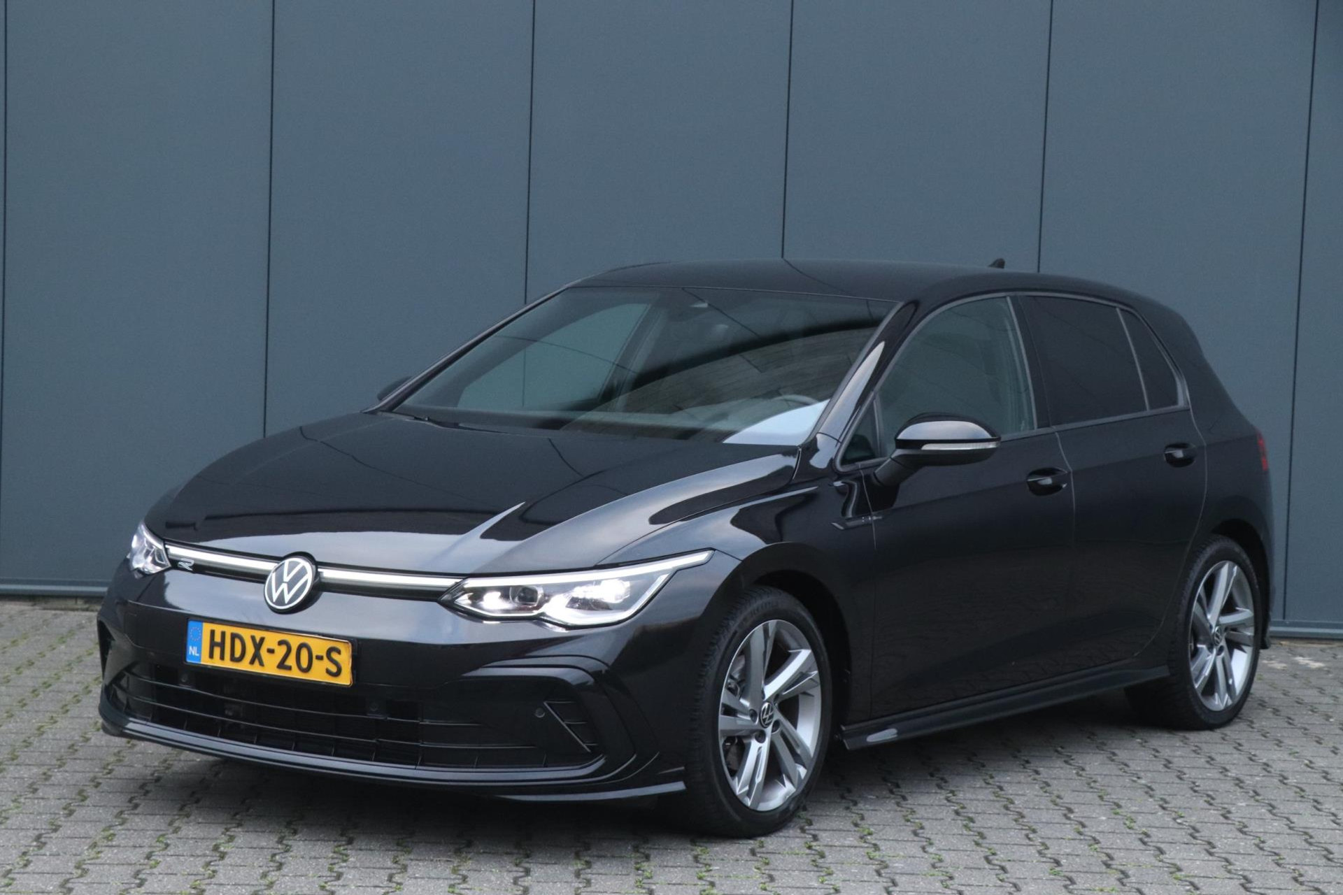 Volkswagen Golf 1.5 eTSI R-Line | DSG | Camera | Carplay! 49679978-32.jpg | Auto Kasva