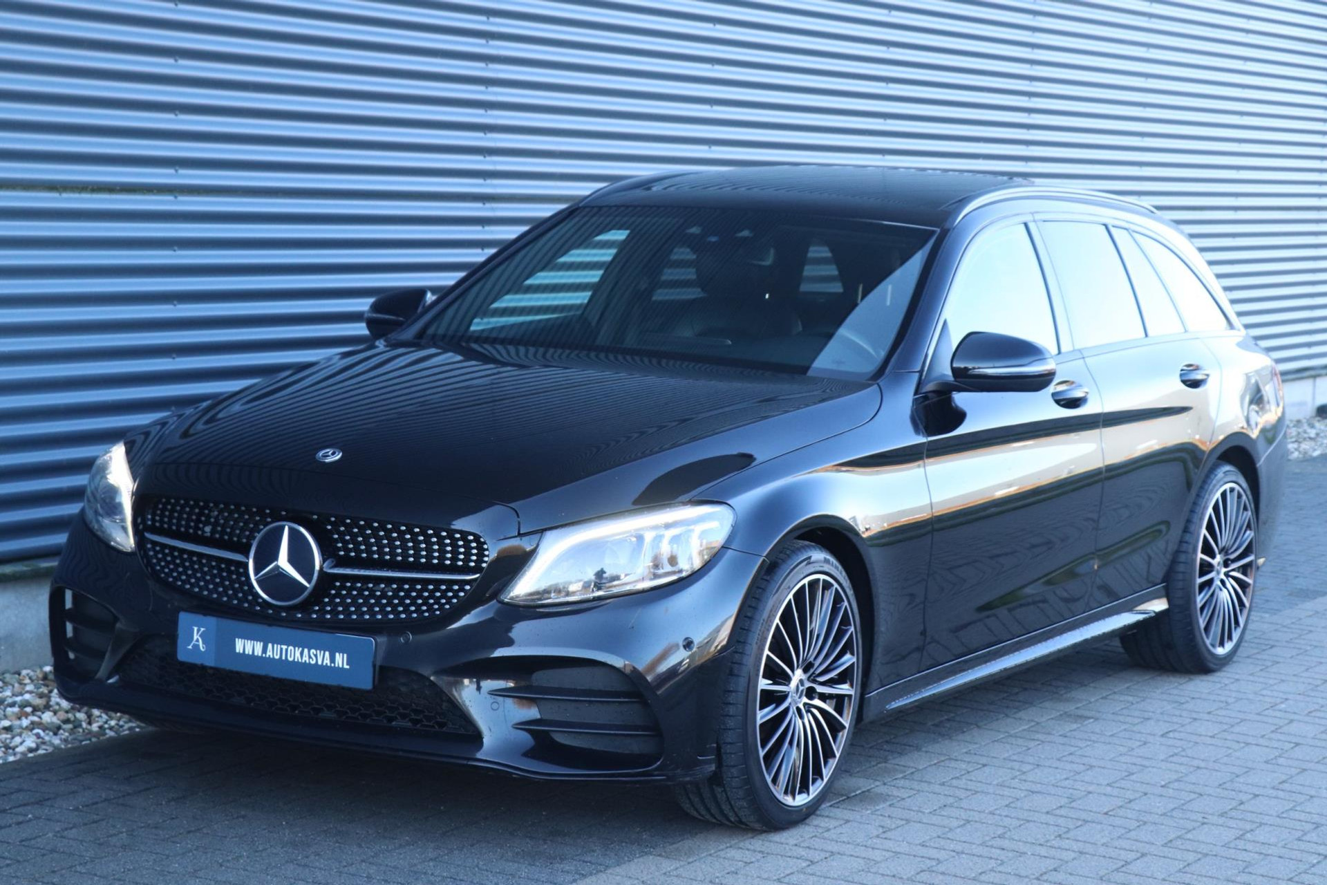 Mercedes-Benz C-Klasse Estate 200 AMG | PANO - SFEER - CAMERA - ACC - VOLL! 51108207-0.jpg | Auto Kasva