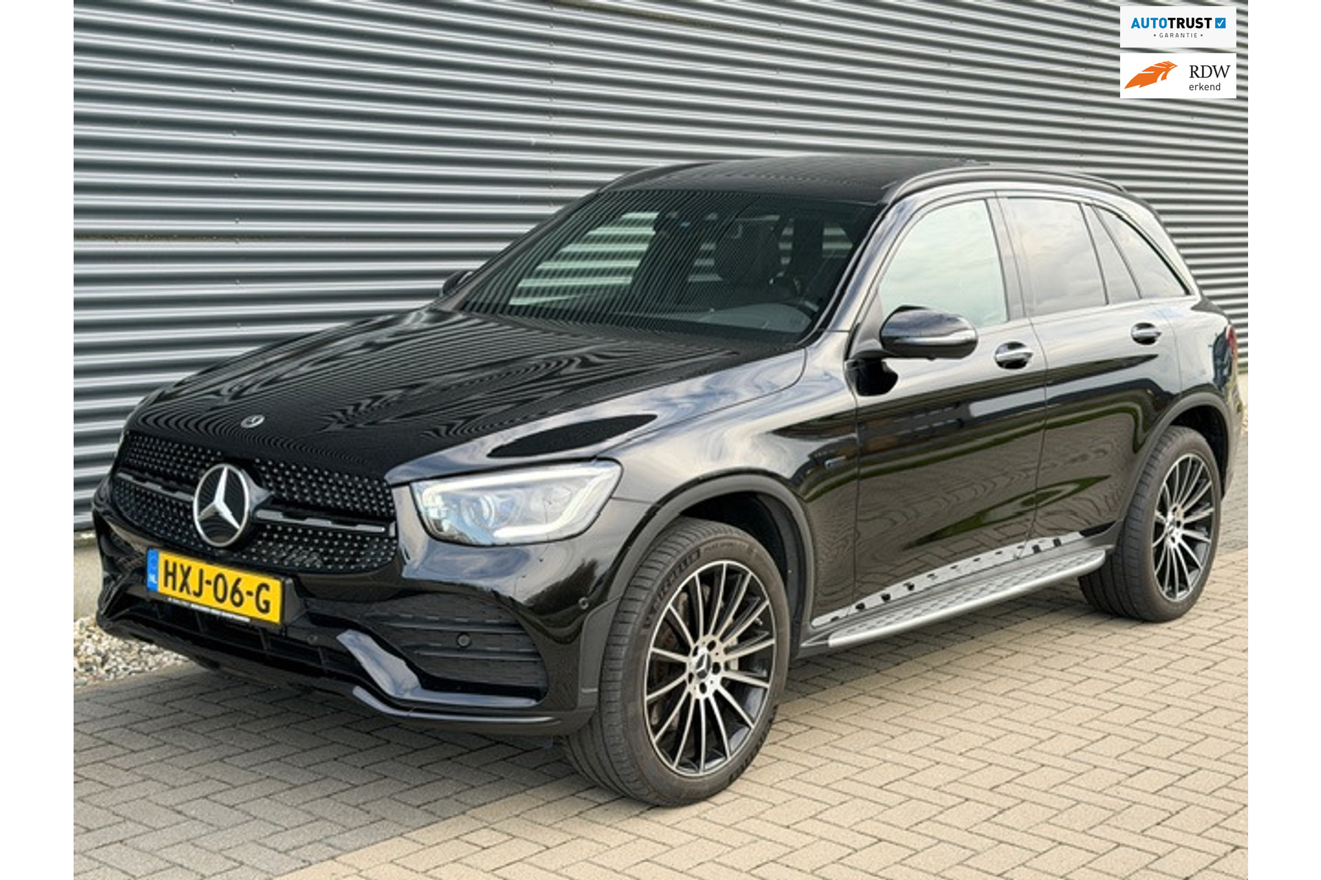 Mercedes-Benz GLC 300e | AMG / PANO / VOL! 47389041-22.jpg | Auto Kasva