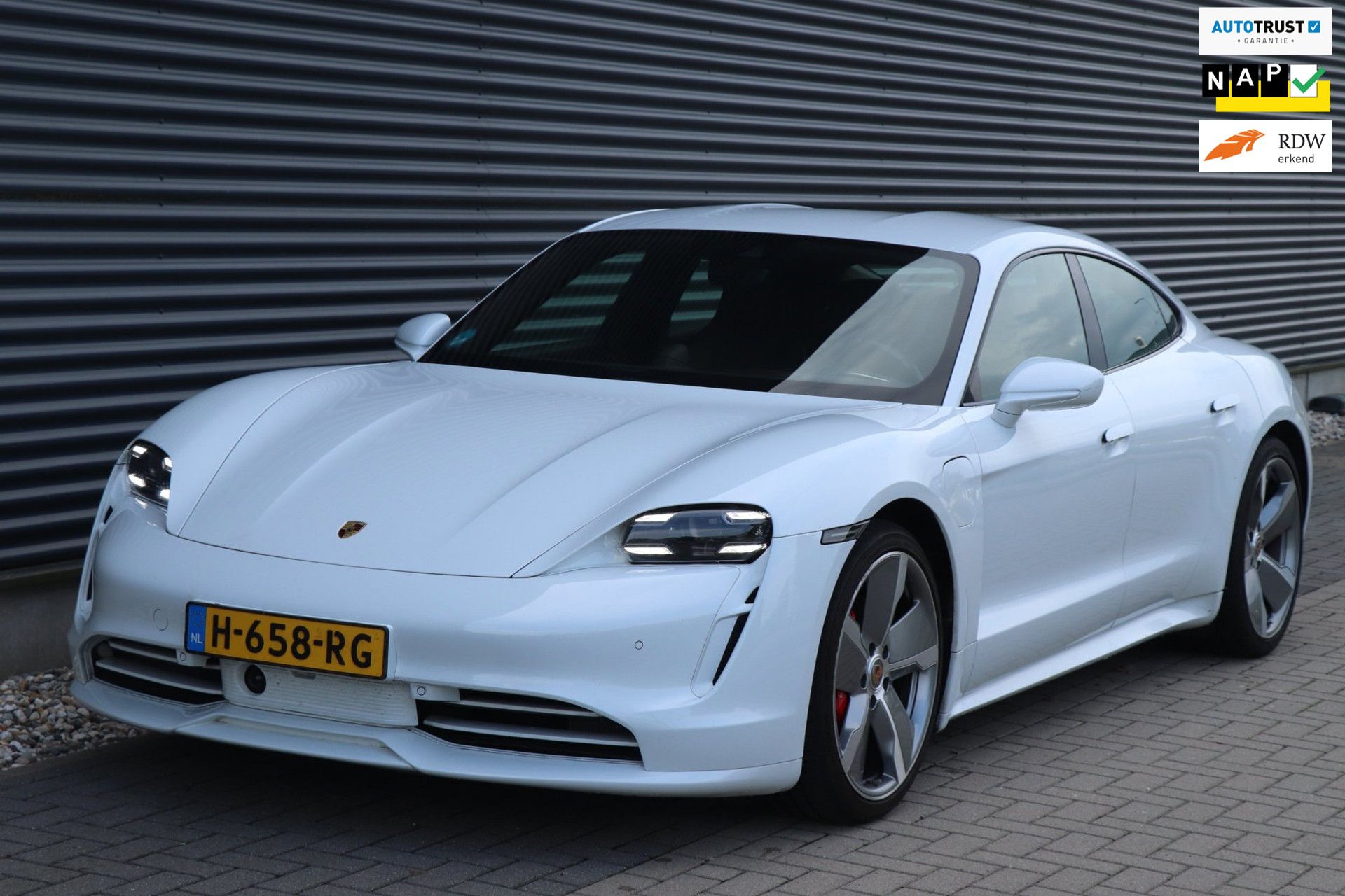 Porsche Taycan 4S Performance 84 kWh 57526910-0.jpg | Auto Kasva